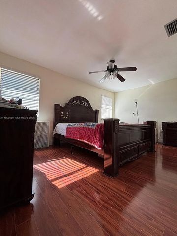 232 Lakeside Cir, Sunrise, FL 33326