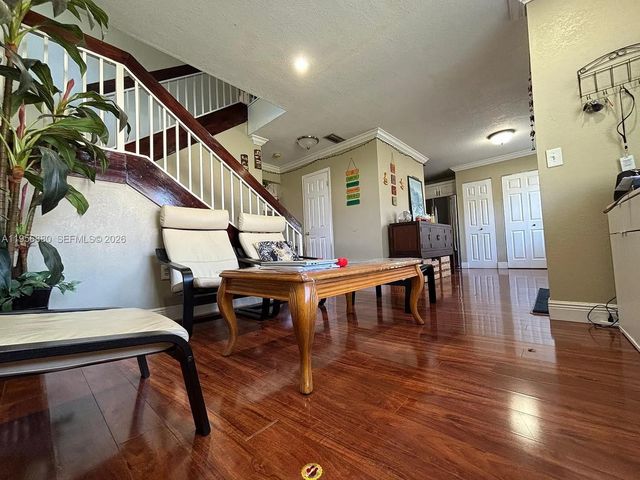 232 Lakeside Cir, Sunrise, FL 33326