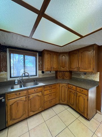 5577 W 4000 S, Hooper, UT 84315