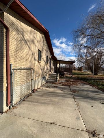 5577 W 4000 S, Hooper, UT 84315