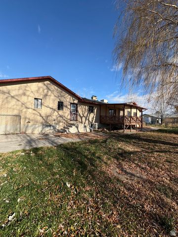 5577 W 4000 S, Hooper, UT 84315
