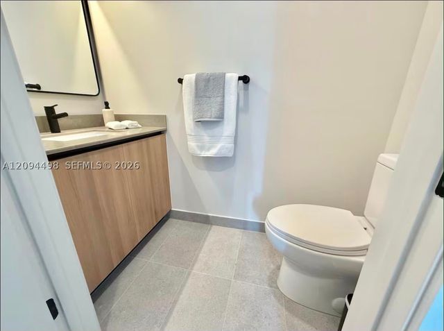 121 NE 5th St 306, Miami, FL 33132