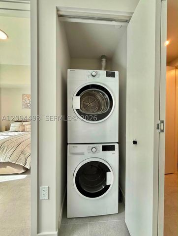 121 NE 5th St 306, Miami, FL 33132