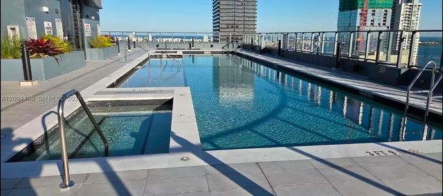 121 NE 5th St 306, Miami, FL 33132