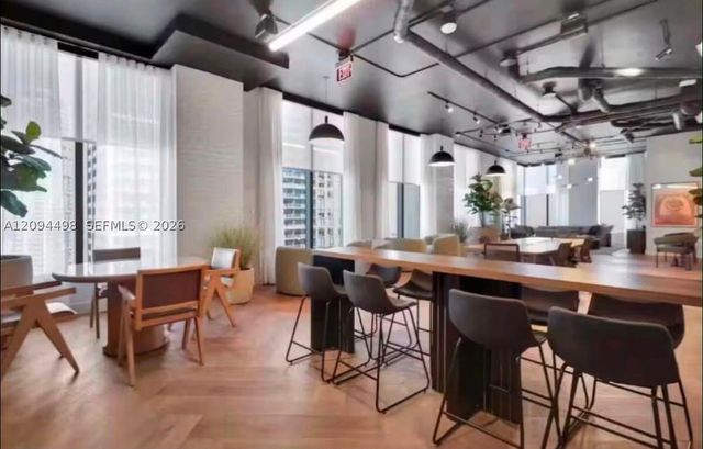 121 NE 5th St 306, Miami, FL 33132