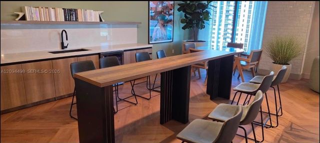 121 NE 5th St 306, Miami, FL 33132