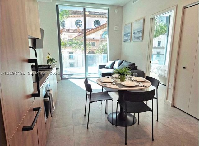 121 NE 5th St 306, Miami, FL 33132