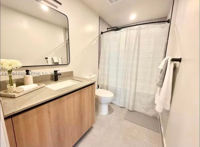121 NE 5th St 306, Miami, FL 33132