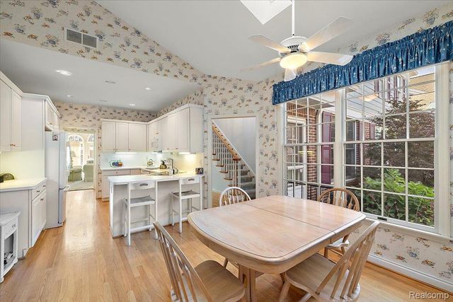 9000 Harbor Place Drive, St. Clair Shores, MI 48080