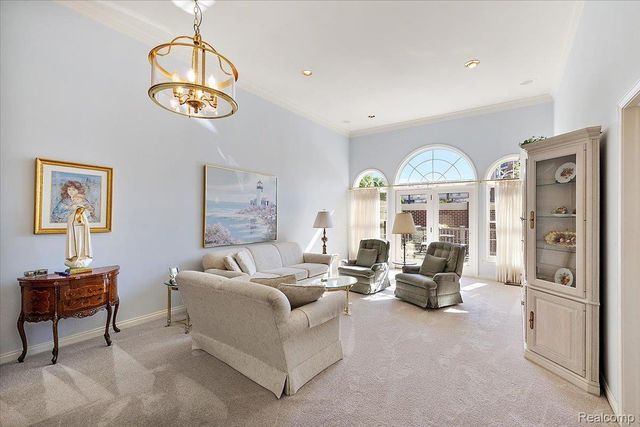 9000 Harbor Place Drive, St. Clair Shores, MI 48080