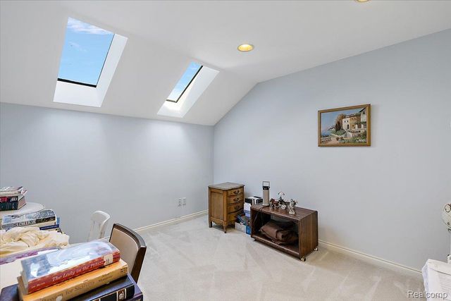 9000 Harbor Place Drive, St. Clair Shores, MI 48080