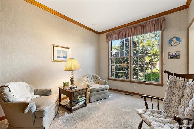 9000 Harbor Place Drive, St. Clair Shores, MI 48080