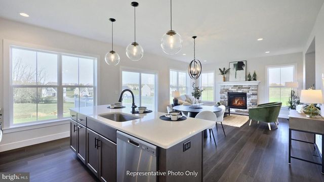 39 CANTERBURY LN, Annville, PA 17003