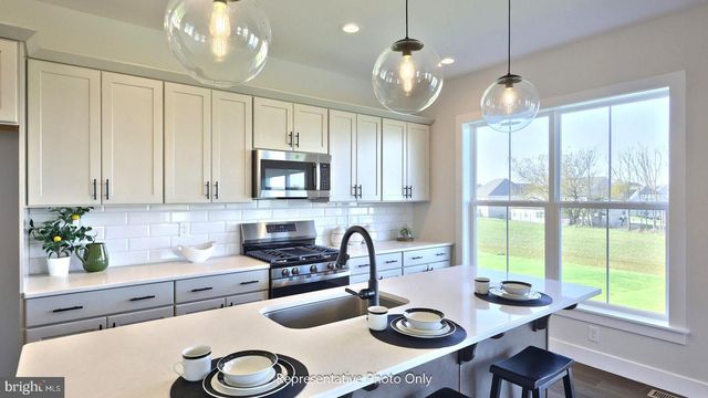 39 CANTERBURY LN, Annville, PA 17003