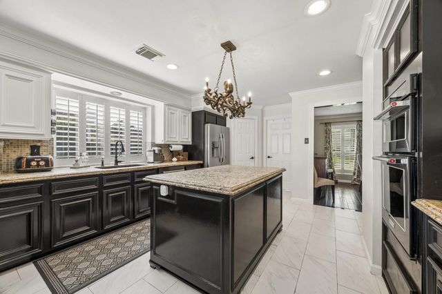 2121 Kildare Drive, Pearland, TX 77581