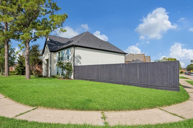 2121 Kildare Drive, Pearland, TX 77581