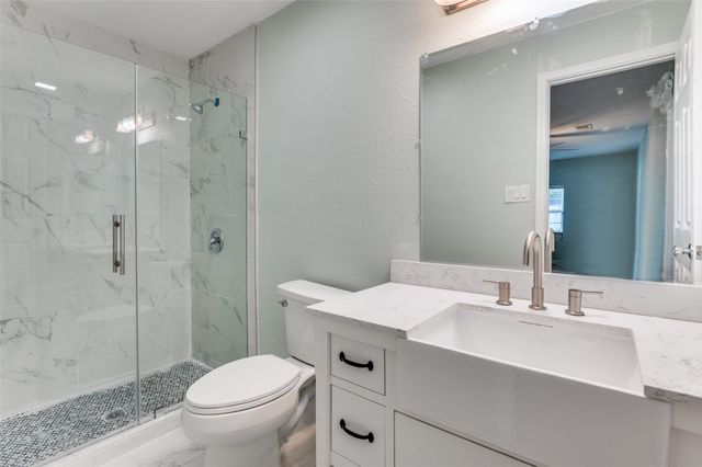 806 Highland Drive, Grand Prairie, TX 75051