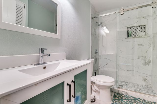 806 Highland Drive, Grand Prairie, TX 75051