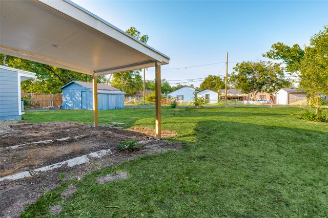 806 Highland Drive, Grand Prairie, TX 75051