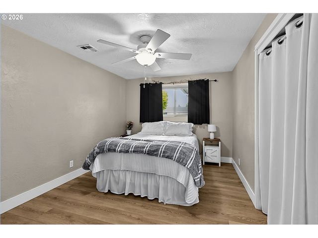2460 DEBRA Dr, Springfield, OR 97477