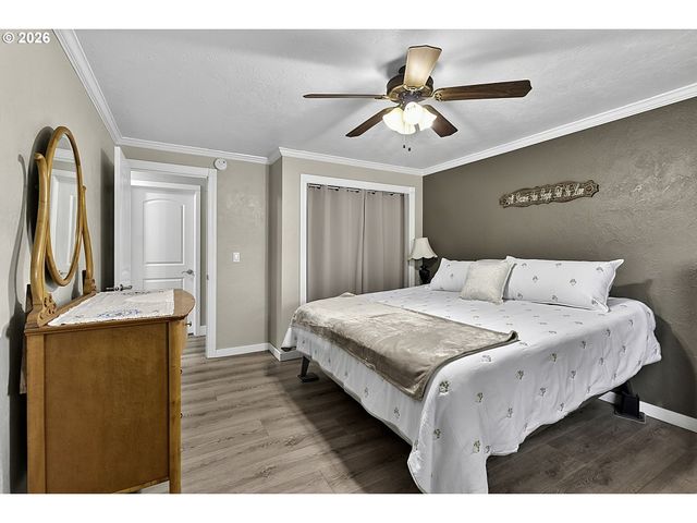 2460 DEBRA Dr, Springfield, OR 97477