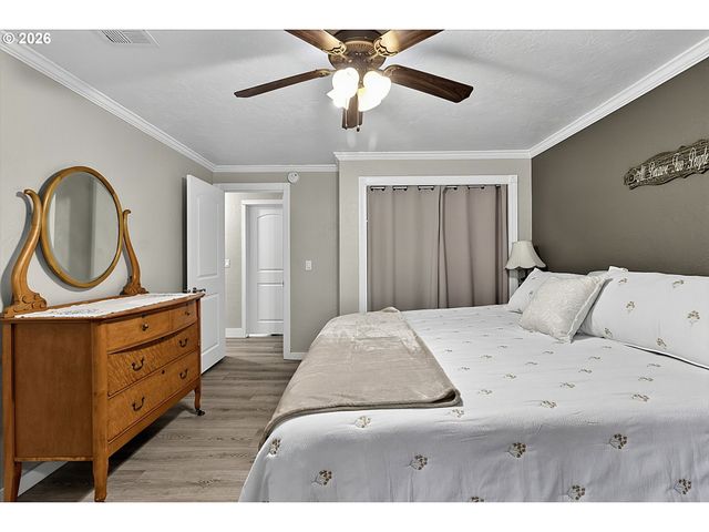 2460 DEBRA Dr, Springfield, OR 97477
