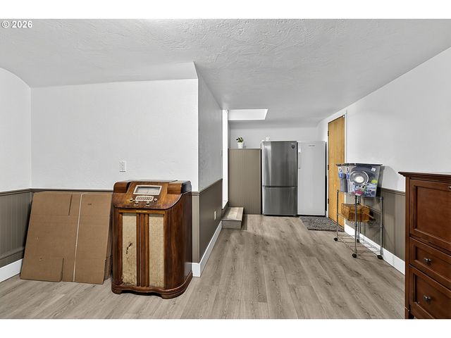 2460 DEBRA Dr, Springfield, OR 97477