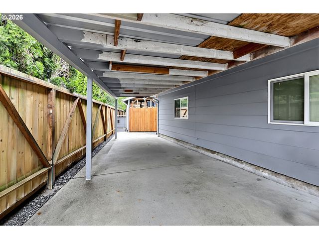 2460 DEBRA Dr, Springfield, OR 97477