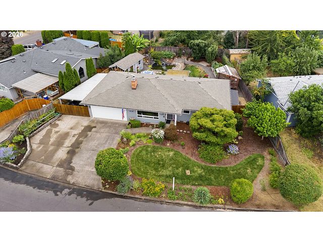 2460 DEBRA Dr, Springfield, OR 97477