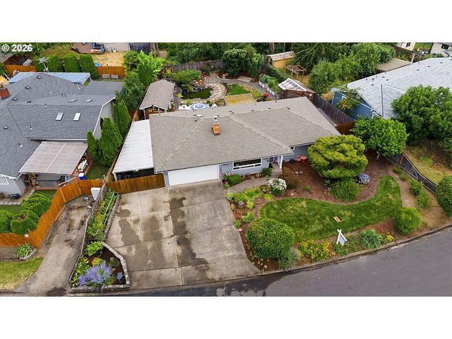 2460 DEBRA Dr, Springfield, OR 97477