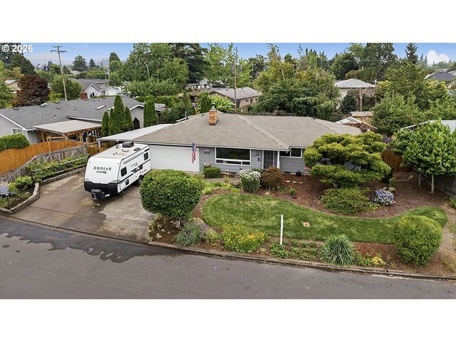 2460 DEBRA Dr, Springfield, OR 97477