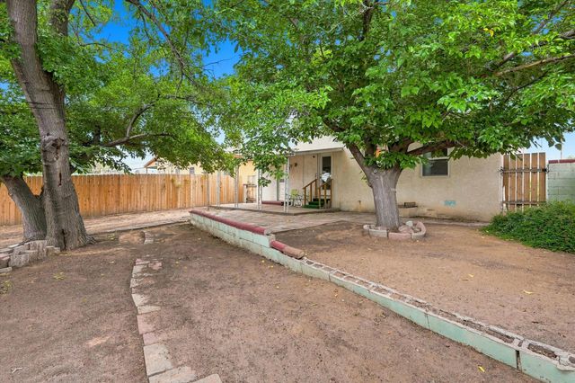1605 Wilmoore Drive SE, Albuquerque, NM 87106