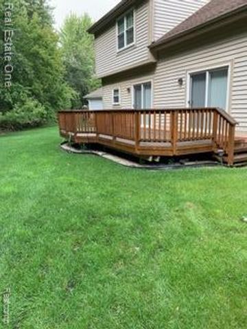 41719 Sleepy Hollow Drive, Novi, MI 48377