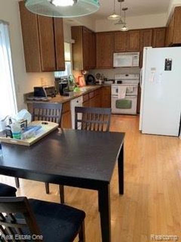 41719 Sleepy Hollow Drive, Novi, MI 48377