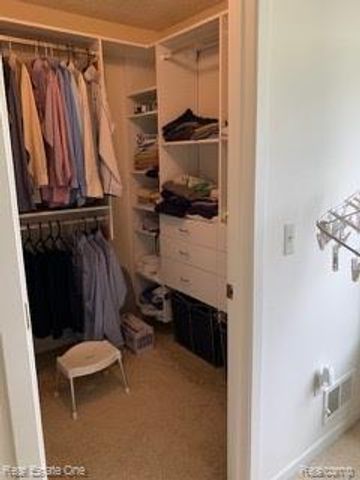 41719 Sleepy Hollow Drive, Novi, MI 48377