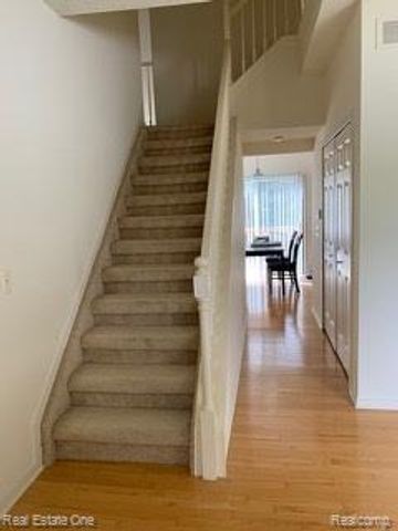 41719 Sleepy Hollow Drive, Novi, MI 48377