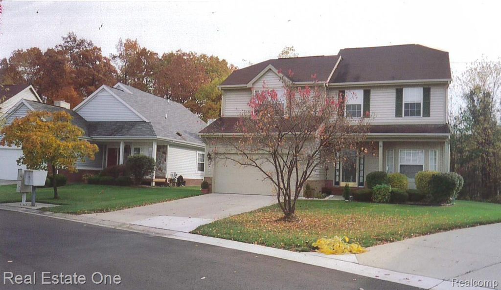 41719 Sleepy Hollow Drive, Novi, MI 48377