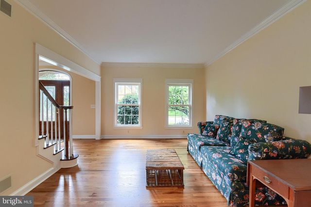 4980 WESTCHESTER DR, Harrisburg, PA 17112