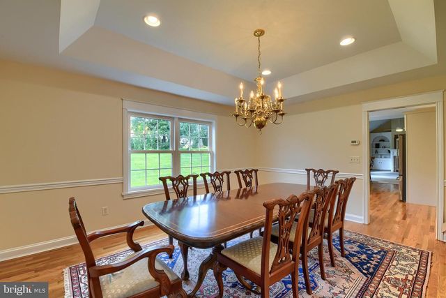 4980 WESTCHESTER DR, Harrisburg, PA 17112