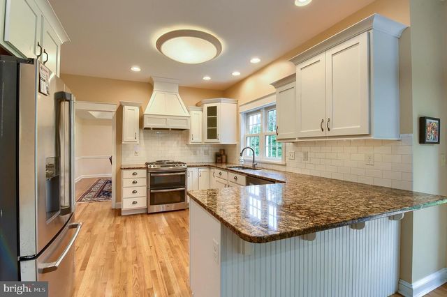 4980 WESTCHESTER DR, Harrisburg, PA 17112