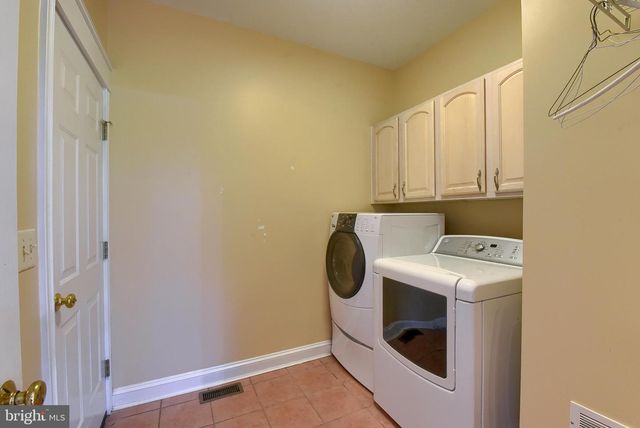 4980 WESTCHESTER DR, Harrisburg, PA 17112