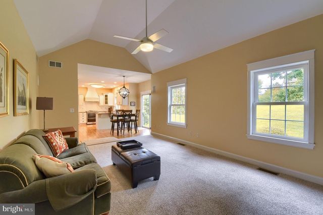 4980 WESTCHESTER DR, Harrisburg, PA 17112