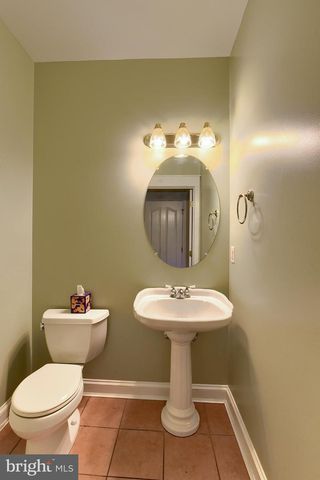 4980 WESTCHESTER DR, Harrisburg, PA 17112