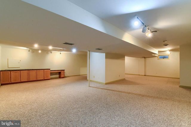 4980 WESTCHESTER DR, Harrisburg, PA 17112