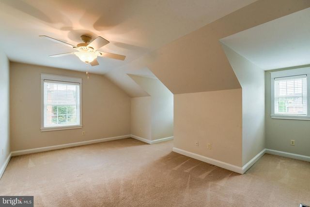 4980 WESTCHESTER DR, Harrisburg, PA 17112