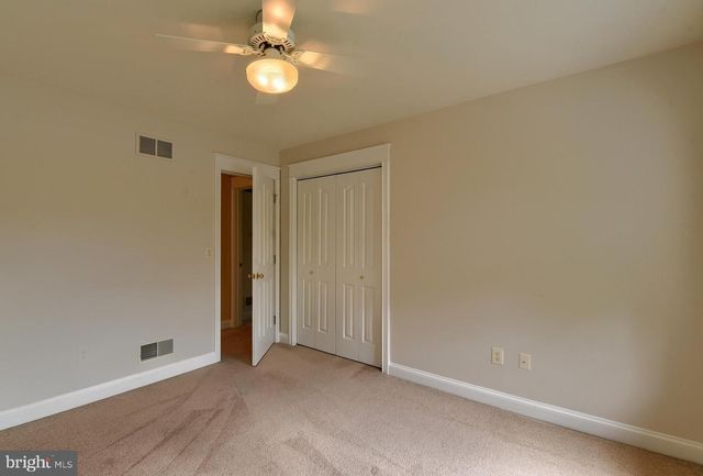 4980 WESTCHESTER DR, Harrisburg, PA 17112