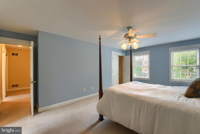 4980 WESTCHESTER DR, Harrisburg, PA 17112
