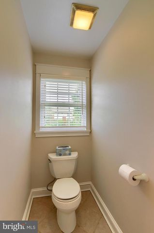 4980 WESTCHESTER DR, Harrisburg, PA 17112