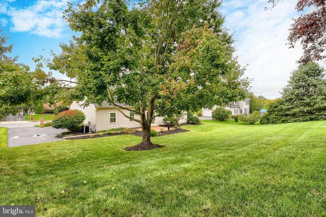 4980 WESTCHESTER DR, Harrisburg, PA 17112
