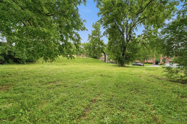 1143 Towne Street, Cincinnati, OH 45216